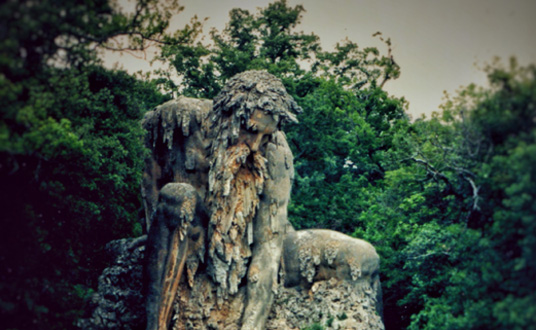 Color photography of statue